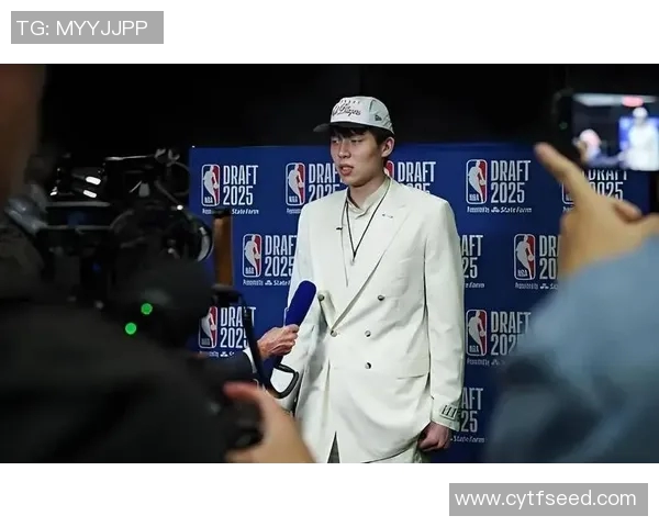 媒体人：杨瀚森在同届新秀中不算好也非最差 目前潮流不待见中锋