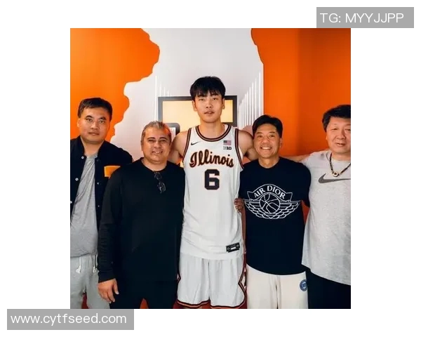 张博源伊利诺伊大学访校第二弹：参观老牌球队校史馆 拍摄定妆照